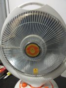 電暖扇，全新的，買回來就用了二次，一直放家沒用了