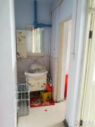 珠江路巴奴對面兩室一廳出租，水電暖齊全