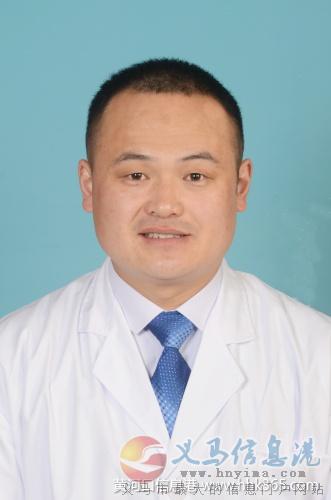 王春亮摸骨分筋點(diǎn)穴調(diào)病做個(gè)有筋骨的人 王春亮摸骨分筋點(diǎn)穴調(diào)病做個(gè)有筋骨的人