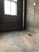 因急用錢，三室一廳低價(jià)毛坯房出售，地位位置好，隨時(shí)看房！