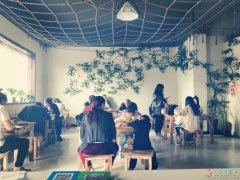 郭莊小區(qū)門口早餐店誠聘服務(wù)員