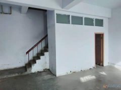 狂口商貿(mào)城房屋出租，年交每年4000元，或月交每月400元