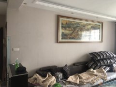 二高對面禮召社區(qū)內(nèi)有一套三樓124平方三室兩廳一衛(wèi)精裝修房子