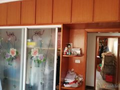毛溝常苑東區(qū)70平米精裝房出售