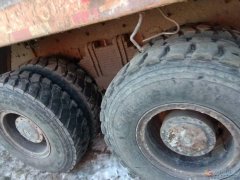 16年北奔前二后八工程自卸車海沃油缸