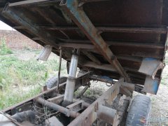 給錢就賣，貨運(yùn)三輪一輛，二輪摩托車兩輛