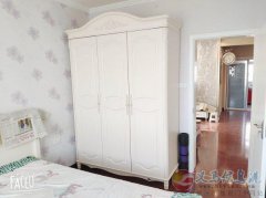 誠(chéng)售千家小區(qū)三室兩廳住房一套