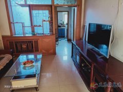 千秋路生態(tài)公園大門口水泥廠家屬院房屋出租