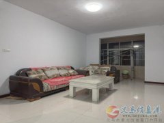 香山街三室兩廳一廚一衛(wèi)有陽臺房屋出租領(lǐng)包入住，隨時(shí)看房。