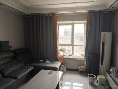 出租:建業(yè)附近2室1廳94㎡，電梯房、精裝修、1280元/月