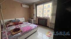 連銀小區(qū)二區(qū)4樓東戶，三室一廳 71平，電水燃暖全通。