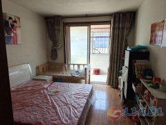 2樓急售，9.8萬地暖低價出售，78平2室1廳，暖燃齊全拎包